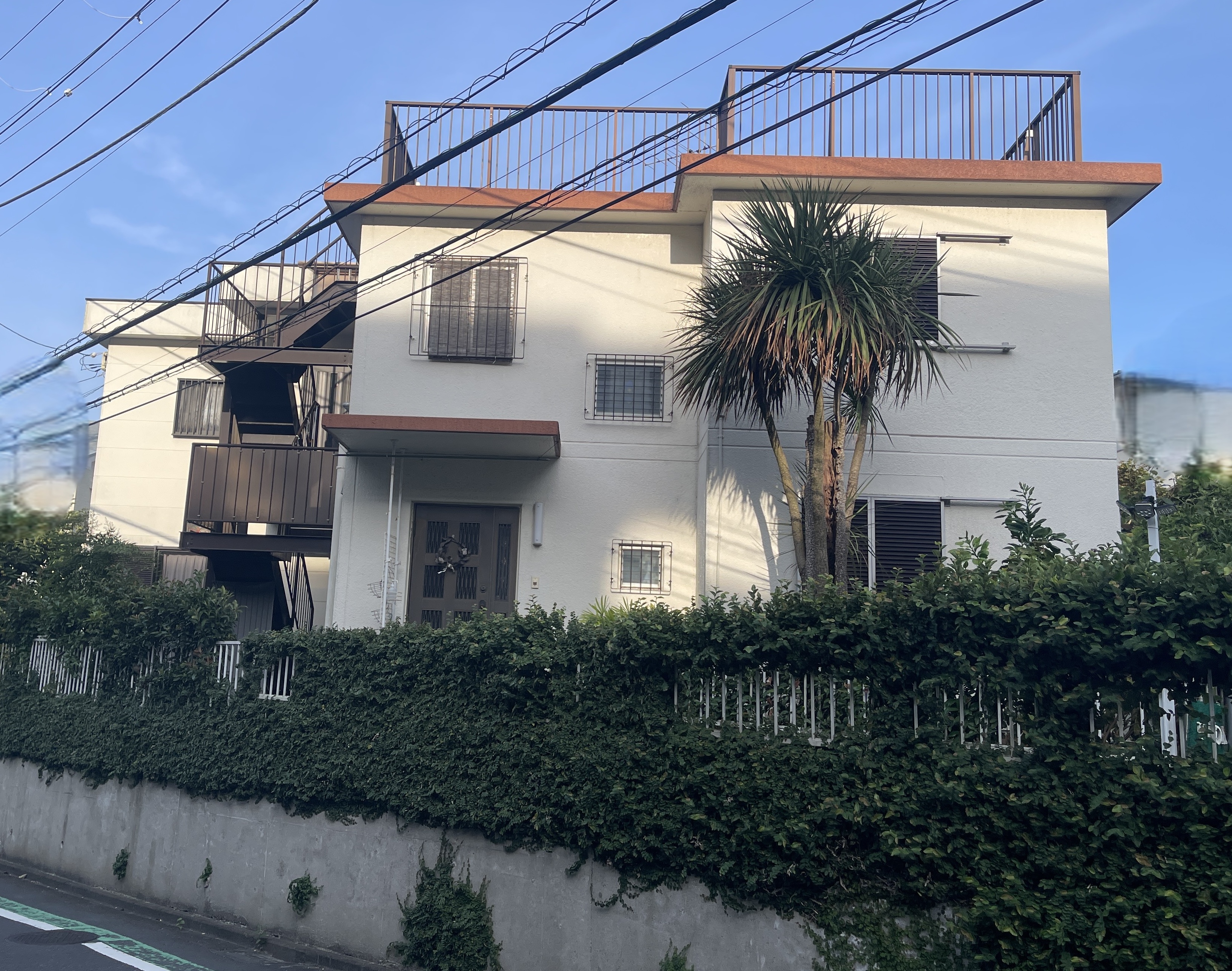 磯子区　戸建　外壁・屋根・附帯物・鉄骨階段　N様邸before